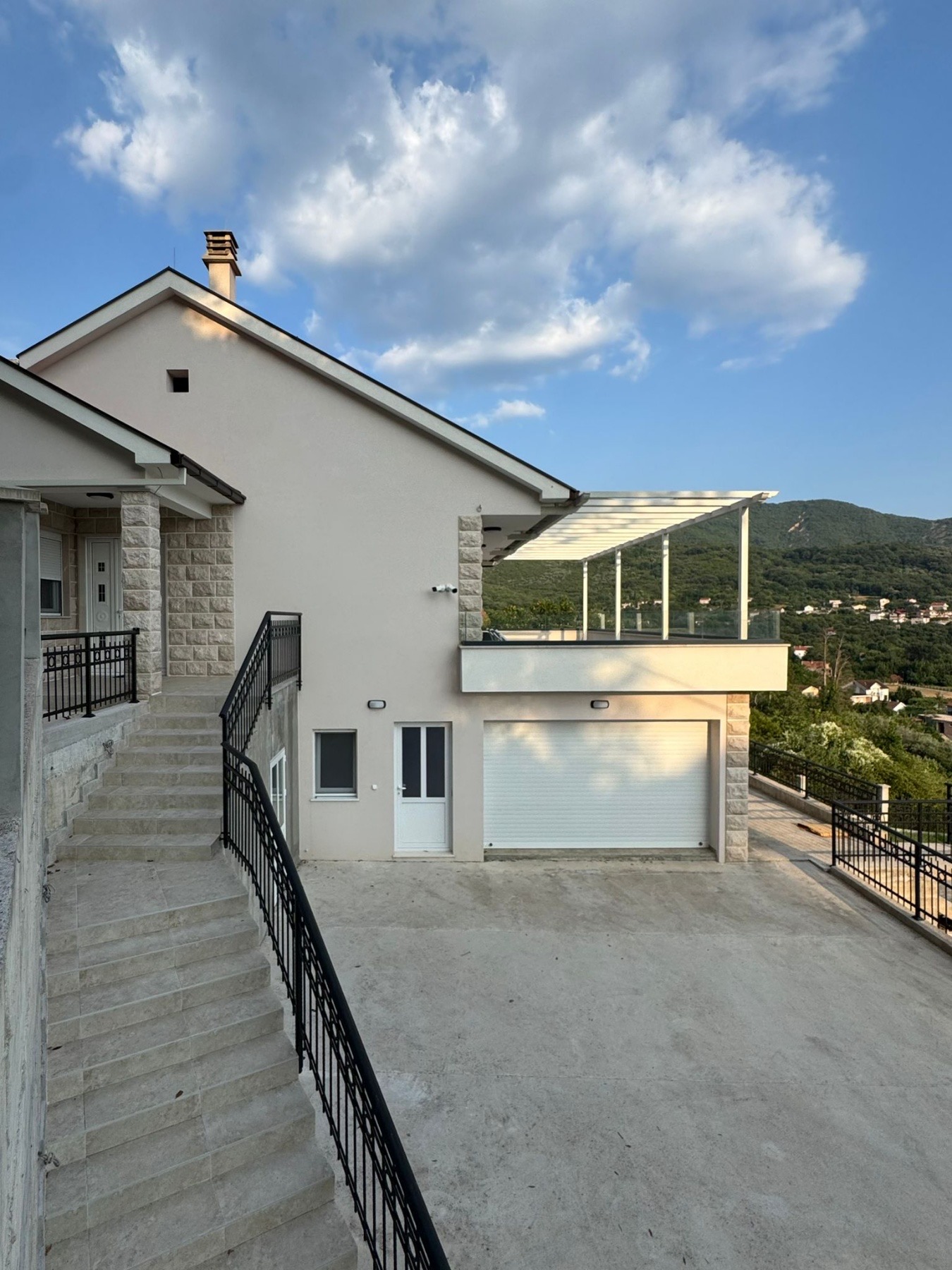 Zelenika · Kuća - slika 1