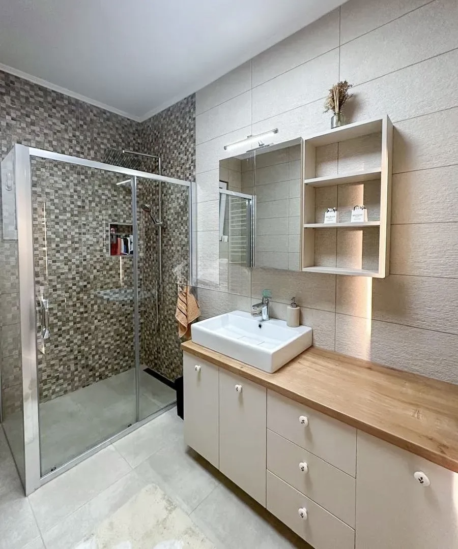 Zelenika · Kuća - slika 8